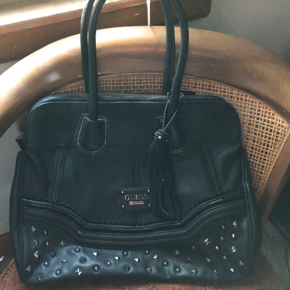 ✨GUESS handbag✨